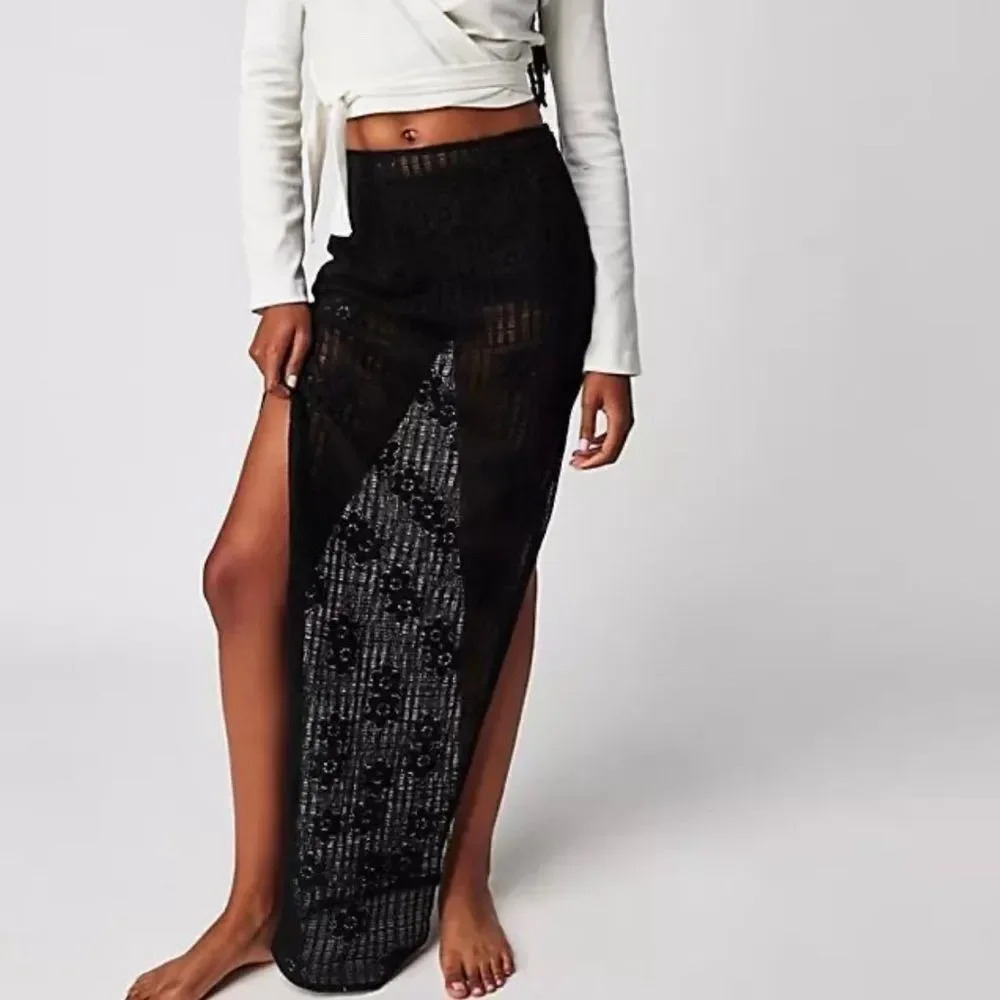 NWT Rumer the Label‎ Crochet Daisy Skirt (black) • Size Small • MSRP $259